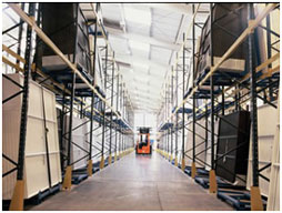 Garador warehouse, stocking approx. 5000 garage door panels