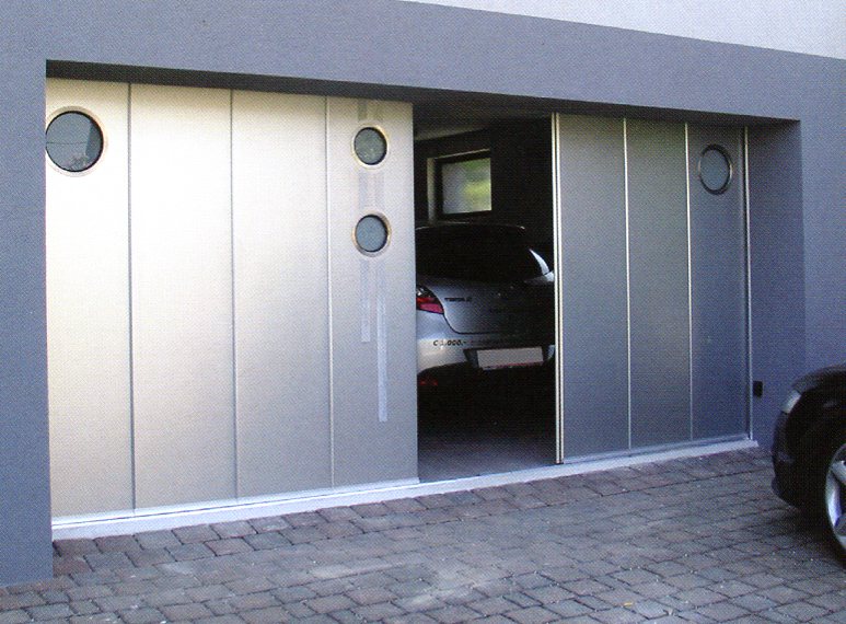 Ryterna Side Sliding garage doors with round glazing