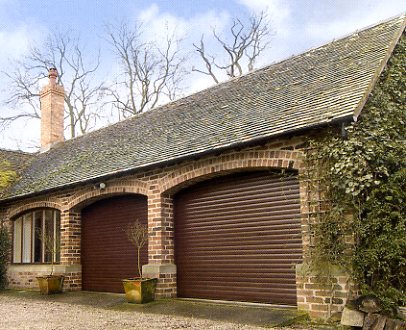 Picture of a pair of Aluroll insulated roller garage doors in Rosewood