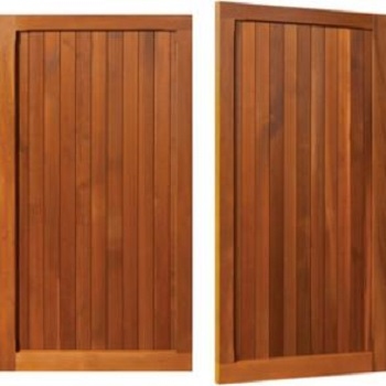 Woodrite Chalfont Cedar Side-Hinged garage doors