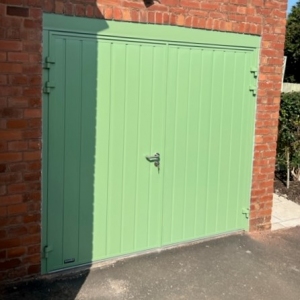 L1: Carteck side hinged in Pale Green (RAL 6021)