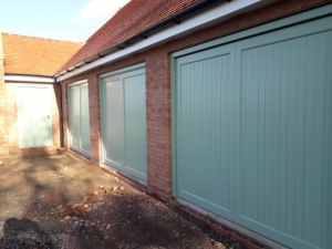 O1: Woodrite Thetford Accoya Barnham Solid Built, Retractable Garage Door, in BS14C35 Chartwell Green, Made to Measure