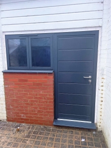 Z1: Carteck centre rib personnel door in Anthracite Grey (RAL 7016)